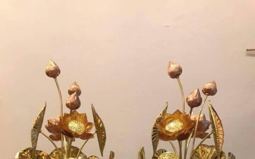 Lọ Hoa Sen Bằng Đồng – Biểu Tượng Thanh Tịnh Nơi Không Gian Thờ Cúng