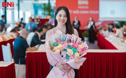 Quà Tặng Lãnh Đạo Nữ Lên Chức - Tôn Vinh Vẻ Đẹp, Thể Hiện Tâm ý