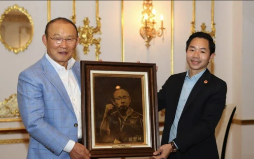 Tranh Chân Dung Truyền Thần Khắc Đồng Tinh Xảo – Tác Phẩm Tôn Vinh Hình Tượng Lãnh đạo, Cá Nhân Kiệt Xuất