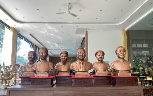 Chế tác Tượng chân dung truyền thần tri ân tổ tiên, ông bà, cha mẹ, người đã khuất