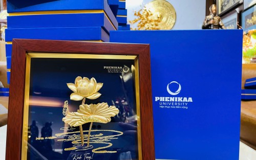 Hoàn thiện 500 tranh sen vàng cao cấp – Quà tặng ý nghĩa cho Đại học Phenikaa