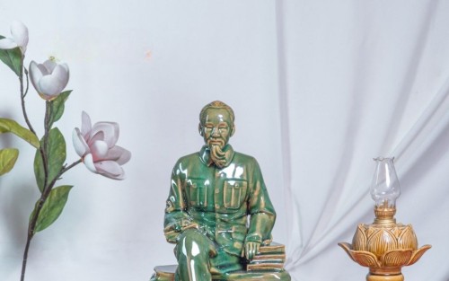 Tượng gốm Bác Hồ men ngọc lục bảo