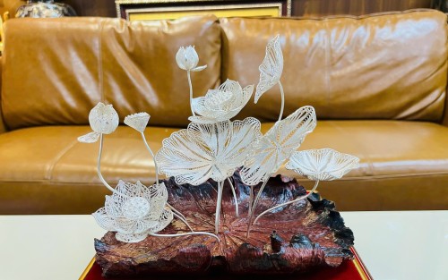 Hoa Sen Bạc – Vẻ Đẹp Thanh Khiết Từ Bạc Nguyên Chất