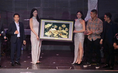 Đấu Giá Thành Công Tác Phẩm "Sắc Sen" 100 Triệu Đồng: King Gold Art & Ẩm Thực Cố Hương Hướng Về Phú Yên