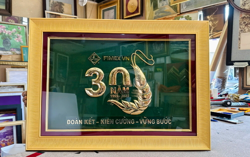 Tranh vàng Chế Tác Quà Tặng Vàng Độc Bản Theo Yêu Cầu: Dấu Ấn Riêng Từ King Gold Art - Đồ Đồng Việt