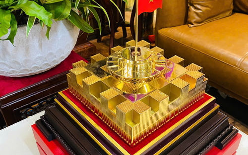 Mô hình Tòa nhà Quốc hội mạ vàng: Quà tặng đối ngoại ý nghĩa