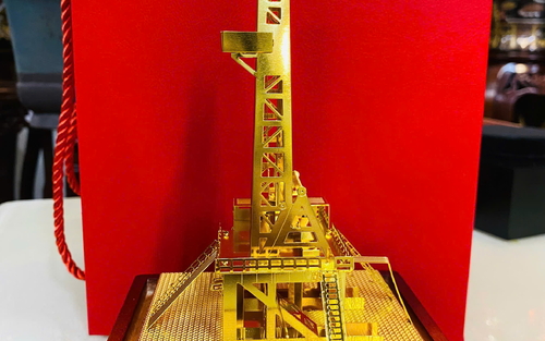 Mô hình dàn khoan dầu mạ vàng 24K cao cấp