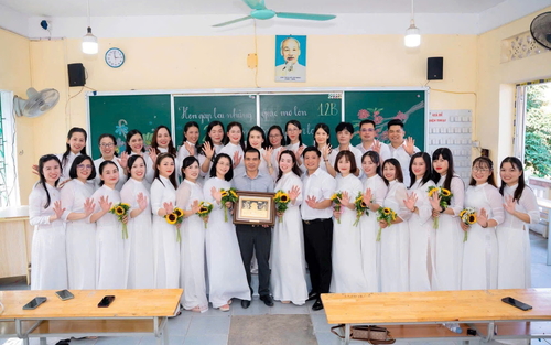 Tranh Vàng Khuê Văn Các – Quà Tặng Thầy Cô Kỷ Niệm 20 Năm