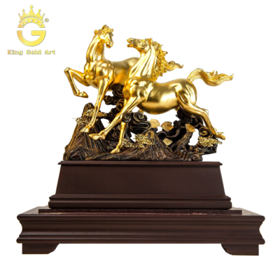 Tượng song mã mạ vàng 24k cùng đi đến thành công