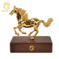 Tượng ngựa mạ vàng 24k, quà tặng quý linh tuổi ngọ