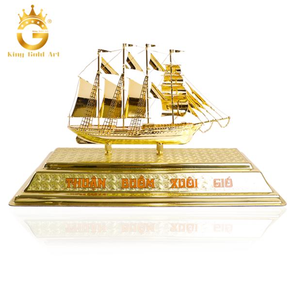 Quà tặng thuyền buồm dát vàng 24k