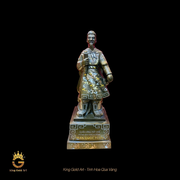 Tượng Hưng Đạo Đại Vương Trần Quốc Tuấn đồng tam khí