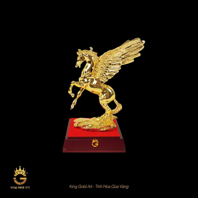 Tượng Ngựa Có Cánh Dát Vàng 