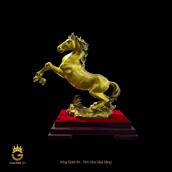Tượng ngựa vàng tài lộc mẫu 9
