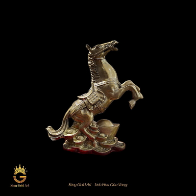 Tượng ngựa vàng tài lộc mẫu 1