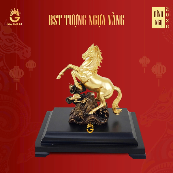 Tượng ngựa mạ vàng làm quà tặng sếp thăng chức