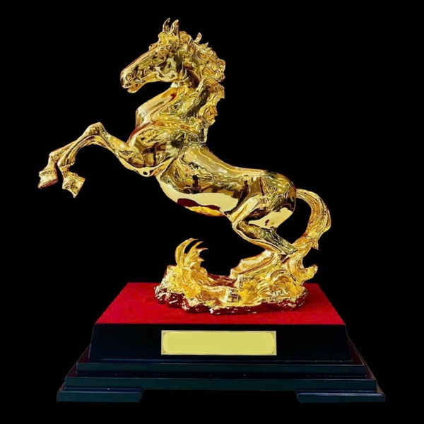 Tượng Ngựa Mạ Vàng Tung Vó Phú Quý Đẳng Cấp