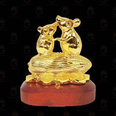 Tượng Chuột Phong Thủy Song Thử Ngự Bắp Ngô Vàng Đế Gỗ Sang Trọng