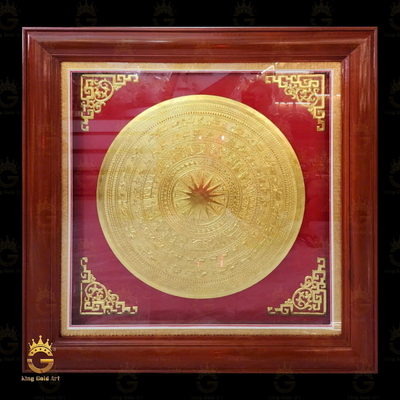 Tranh Mặt Trống Đồng Mạ Vàng 24K Khung Gỗ Hương Đỏ Trơn Đẹp