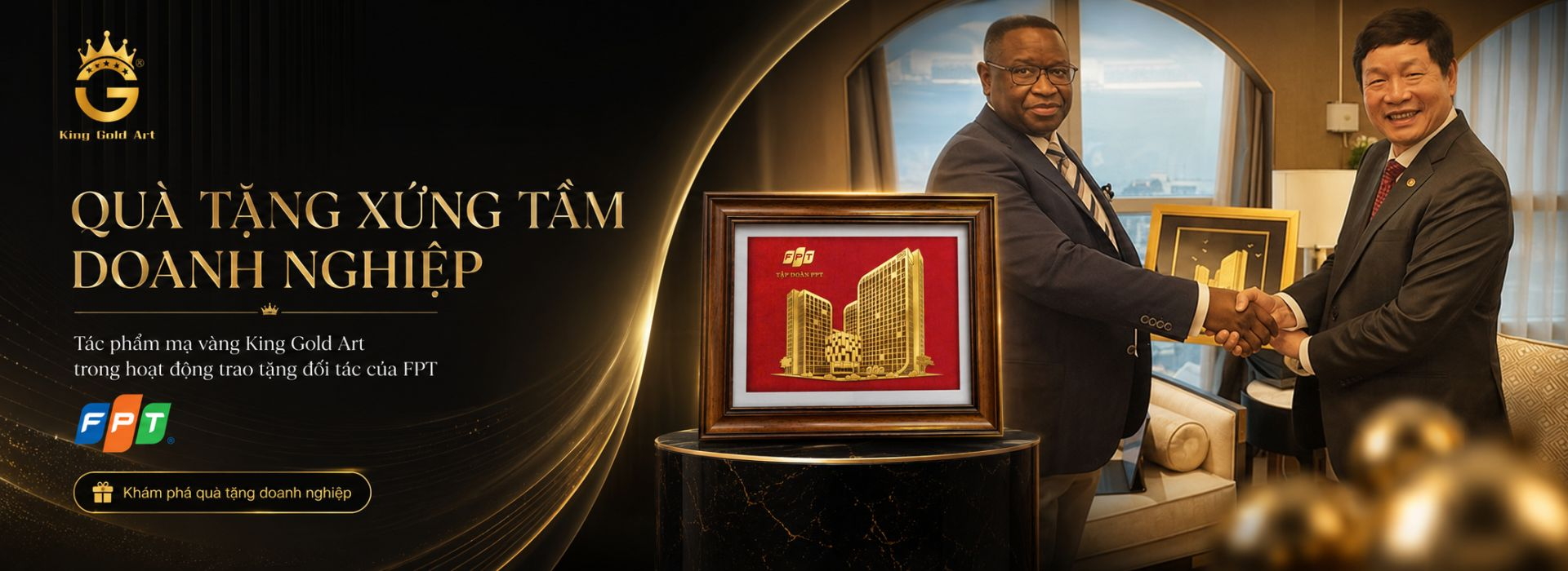 Tranh vàng biểu tượng ngôi nhà FPT được nghệ nhân King Gold Art vẽ lên được dùng trao tặng cho đối tác của chủ tịch FPT