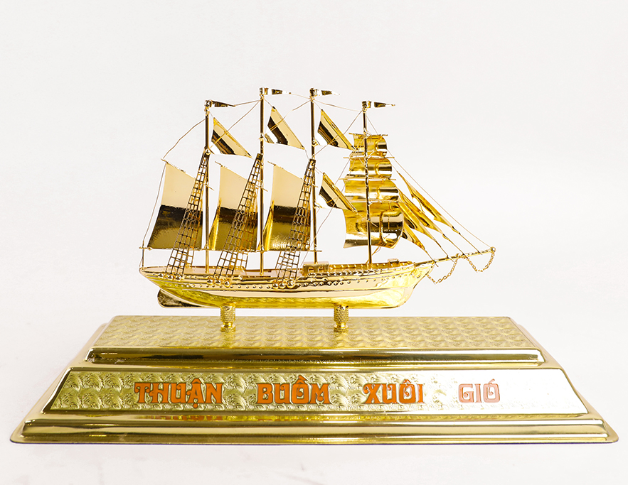 quà tặng thuyền buồm dát vàng 24k