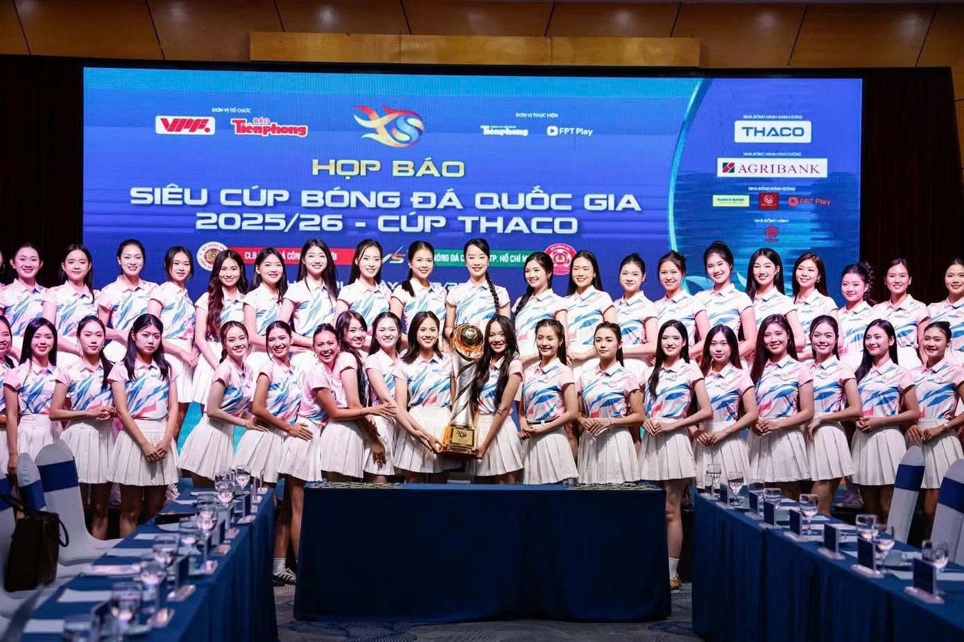 Thiết kế chi tiết quả bóng và thân cúp Siêu Cúp Quốc gia do King Gold Art chế tác