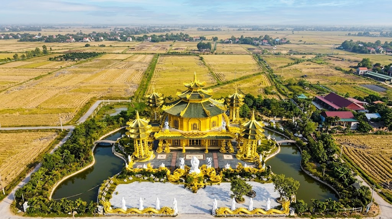 Kiến trúc chùa Phúc Lâm Hưng Yên với sắc vàng nổi bật